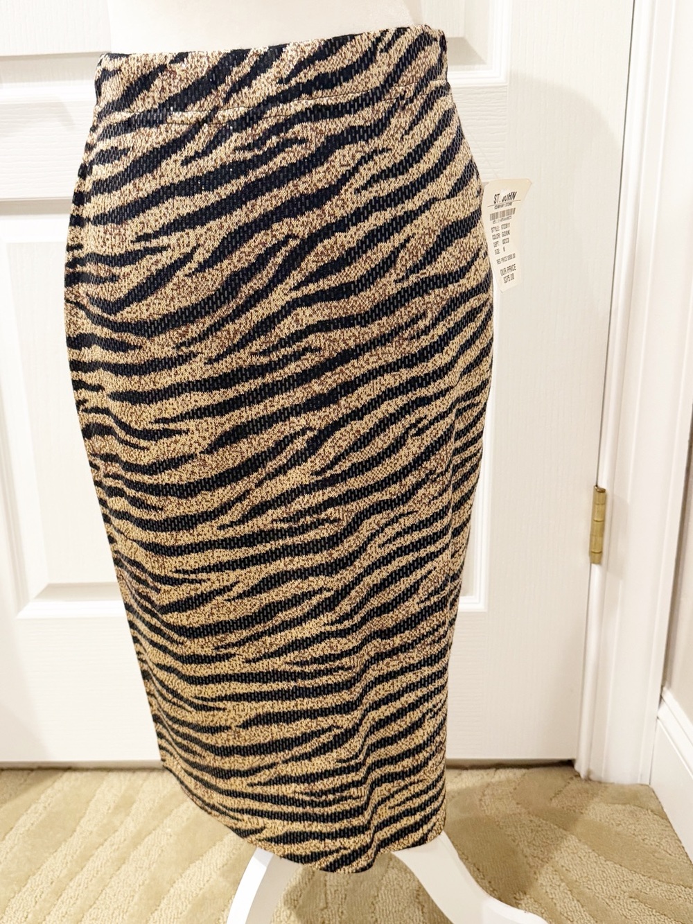 NWT St. John Evening Tan, Brown & Black with Paillets Knit Animal Print Skirt